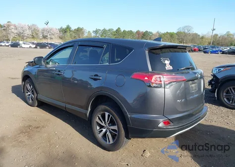 2018 Toyota Rav4 Xle из США, поврежденный, VIN 2T3RFREV4JW702222